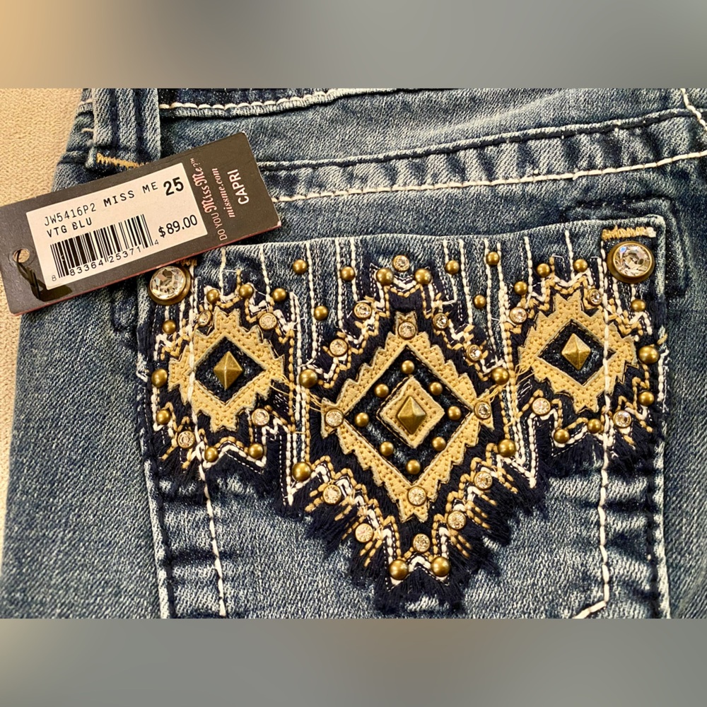 Miss Me Capris Size 25
